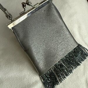 Metallic Beaded Fringe Purse with Kiss-clasp
Prom - Wedding - Evening